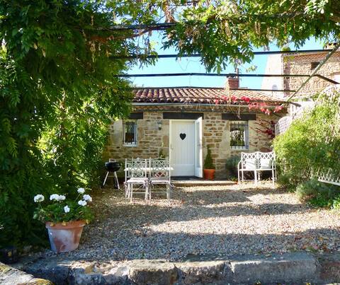 Maison Blanche, a relaxing cottage in the heart of nature