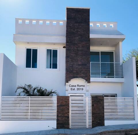 Luxurious and Modern Stay