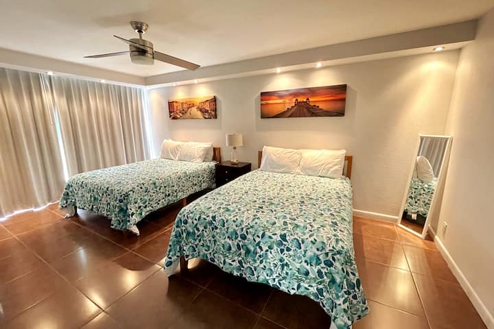 Ika -2 silid - tulugan na may 2 queen size na higaan