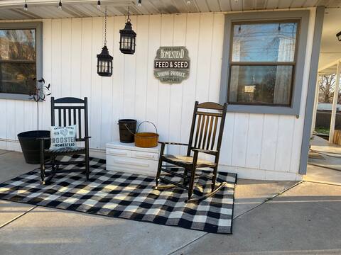 Nuvida: Adorable Farm Cottage near Zion Nat’l Park
