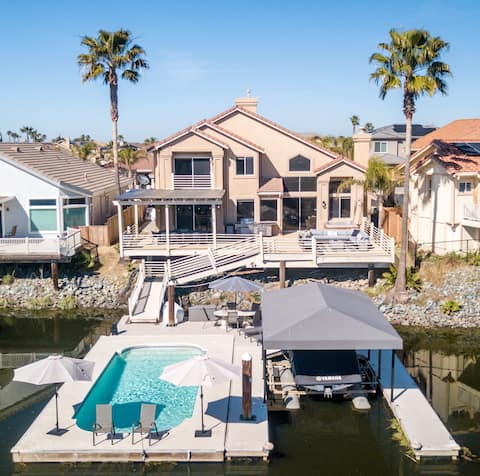 Waterfront home w/ private dock, pool & jacuzzi