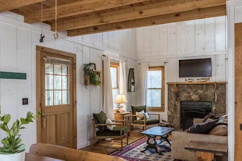Cabin - Firepit, EV charging, hiking, fishing
