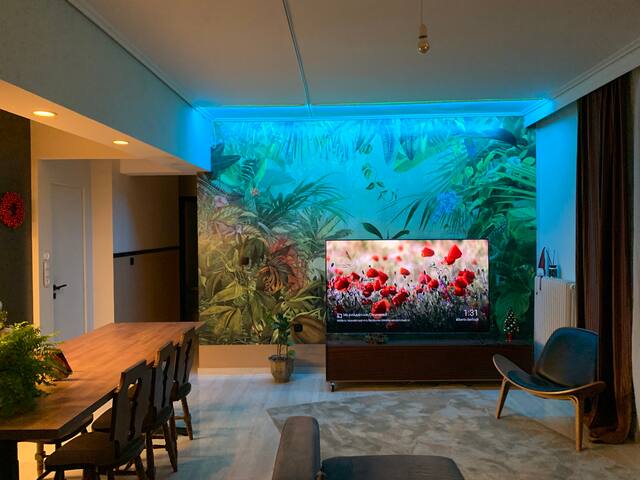 Luxury 2bd apartment near Acropolis w/ Jacuzzi