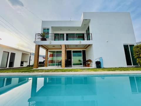 "El Árbol del Tule" house with pool