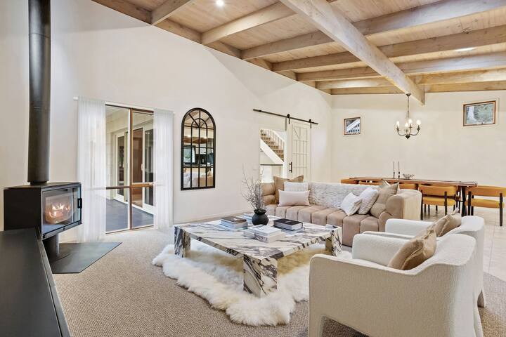 Villa Syrene -Pool and Spa Retreat gallery image 2