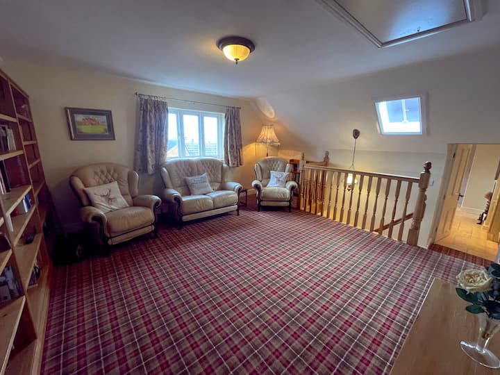 The Hayloft - Luxury Apartment In Historic Village - Shropshire