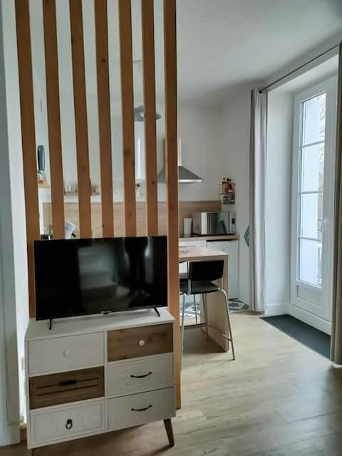 Top Airbnb: The Artist's Retreat in Bellevue Chantenay Sainte Anne
