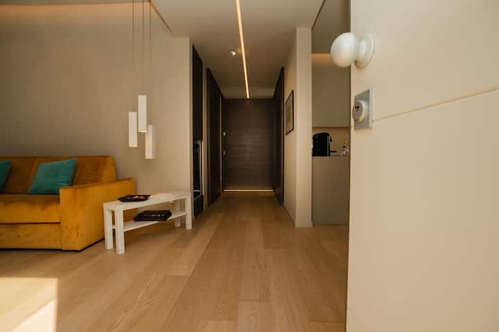Entrance to apartment 1 floor