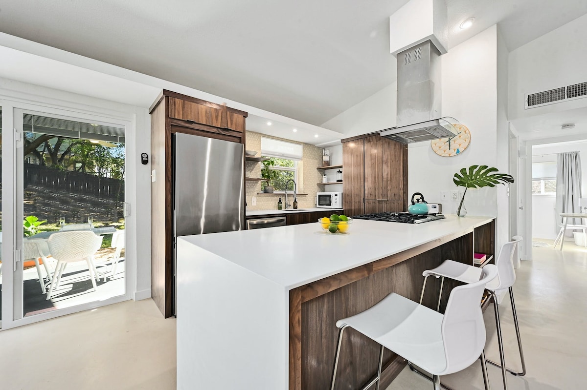 Modern Retreat / Free parking / close to DT & SoCo