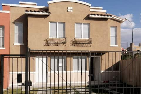 Near to Puebla airport. Entire house for you