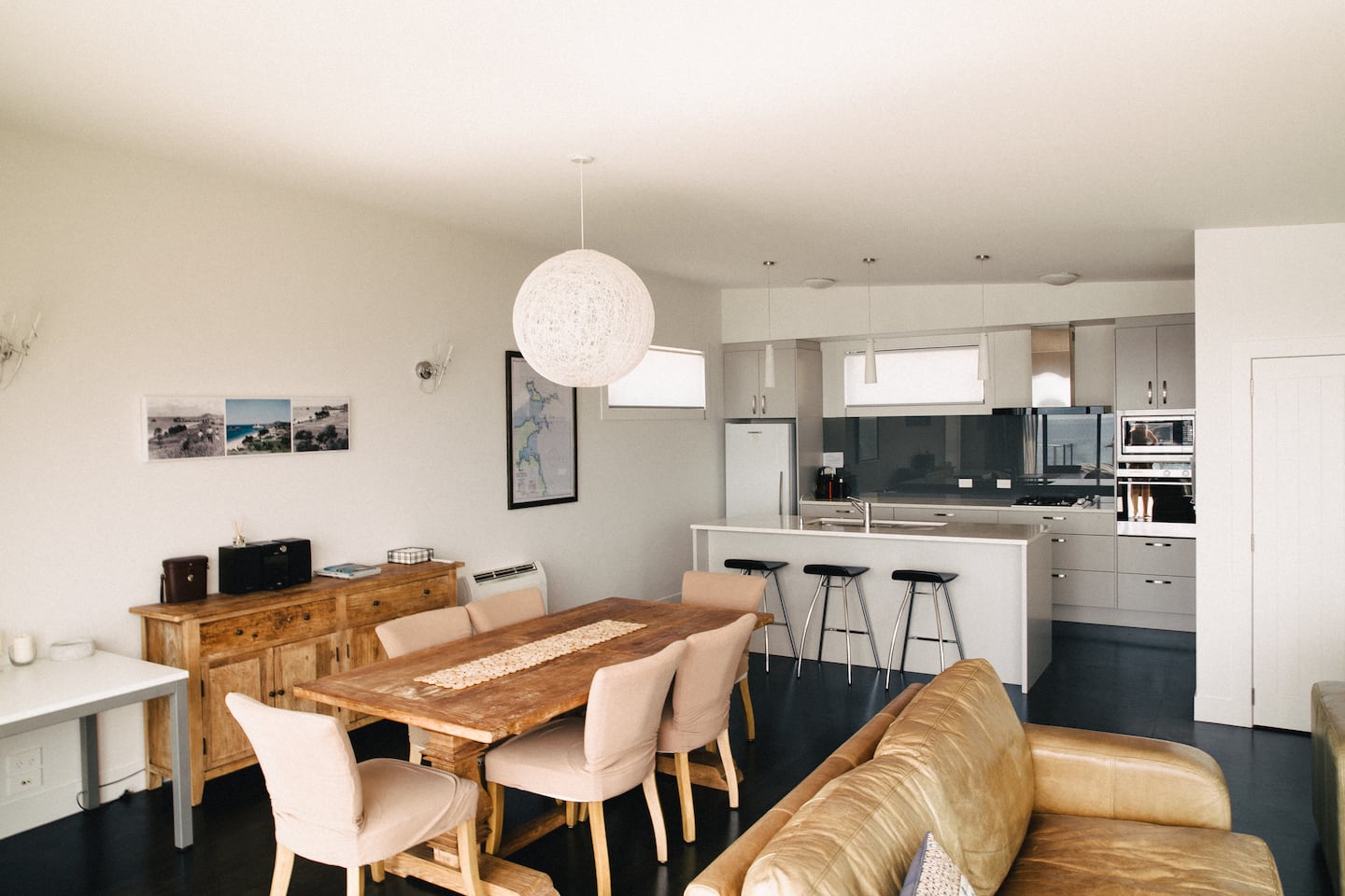 Pacific Views A 4 Bedroom, 3 Bathroom Holiday Home 5