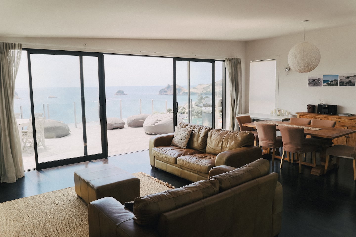 Pacific Views A 4 Bedroom, 3 Bathroom Holiday Home 3