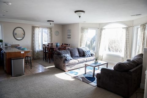 Top performing Airbnb: "The Loft" lifts you above it all. Sleeps 6. in Lehi