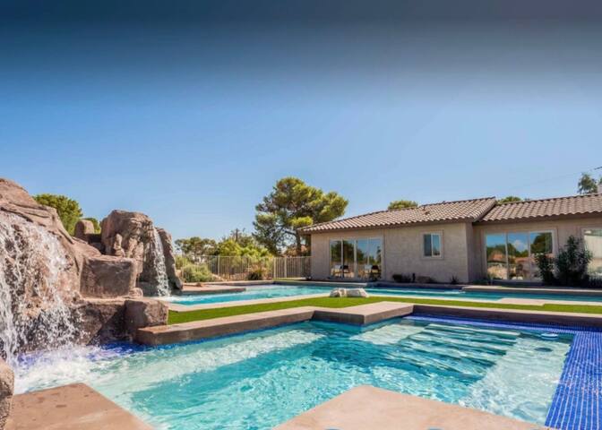 Oak street Oasis gallery image 2