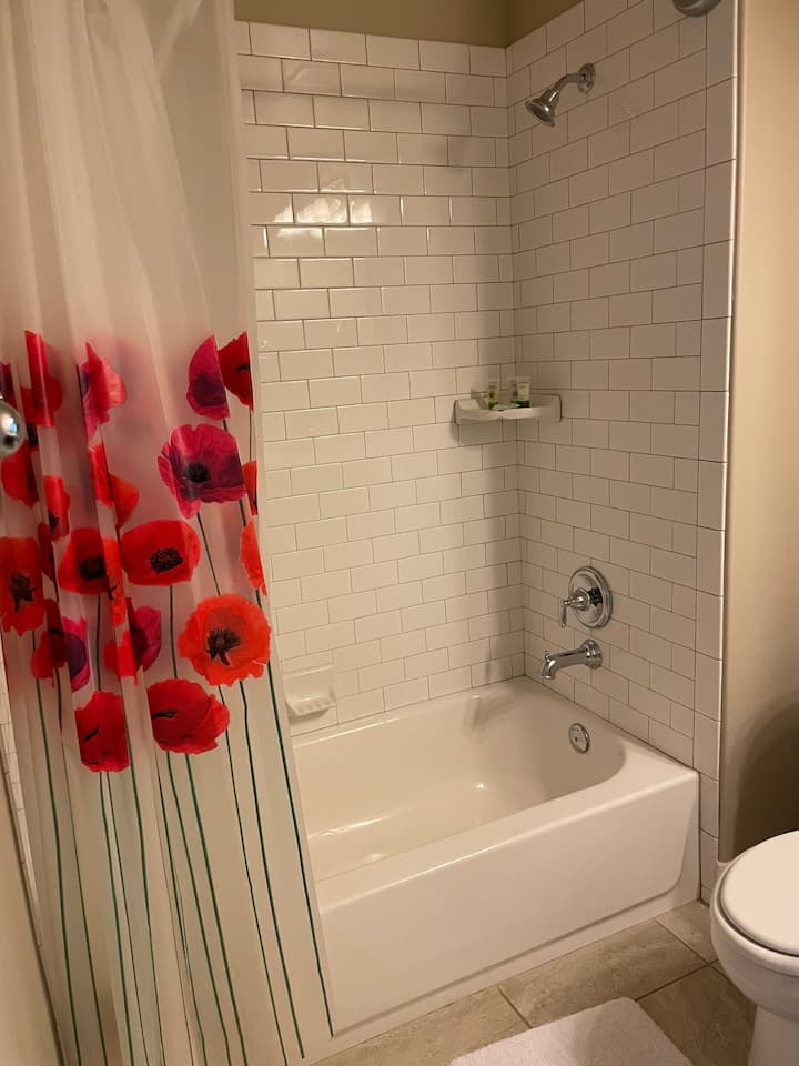 2nd bathroom en suite