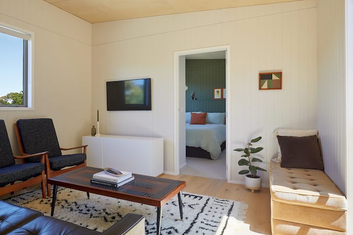 Architectural Home For Midcentury Design Lovers - Waiheke Island