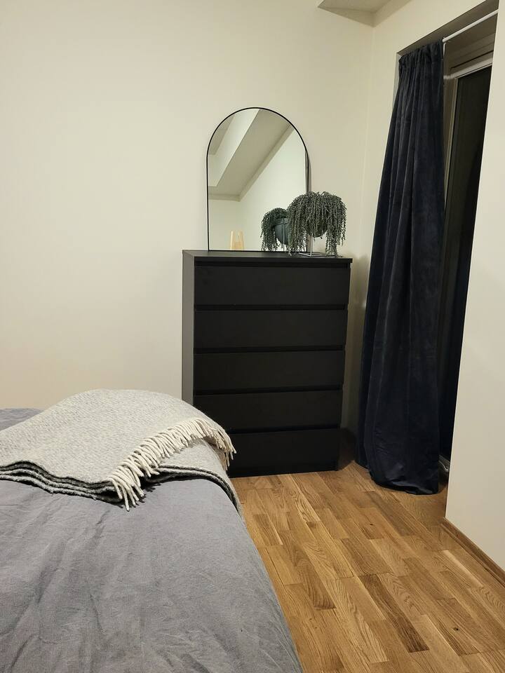 Schlafzimmer 1