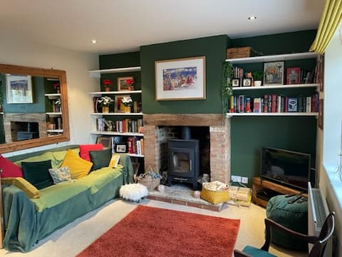 2-bedroom characterful terraced cottage, Fyfield