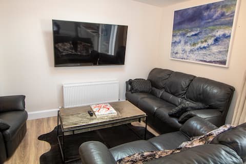 Top performing Airbnb: Goat Street, Dingle town in Dingle Daingean Uí Chuis