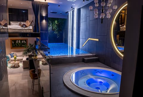 Super Luxury Marconio Wellness Apartment with pool