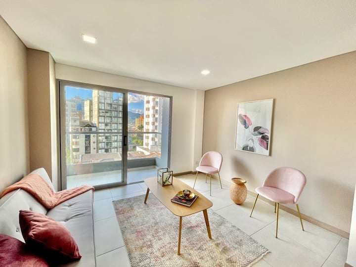 New apt with WIFI and fabulous Solarium+ BBQ and Gym Vacation homes