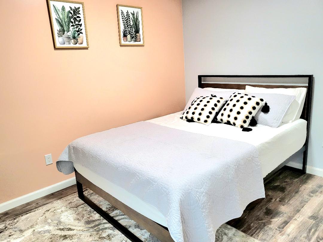 חדר שינה לאורחים 
מיטת קווין סייז 