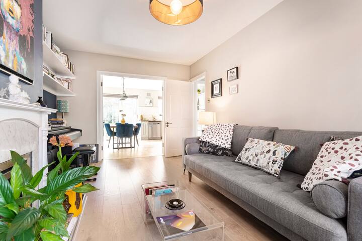 Cosy and homy 3 Bedroom townhouse near the city gallery image 5