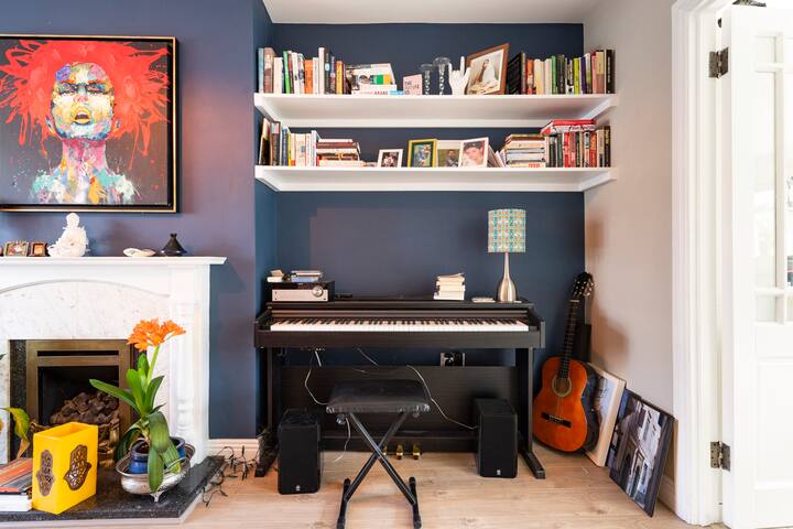 Cosy and homy 3 Bedroom townhouse near the city gallery image 3