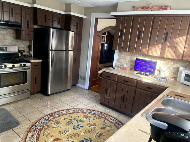 House of Faith – 6 beds – 3 Full Baths gallery image 2