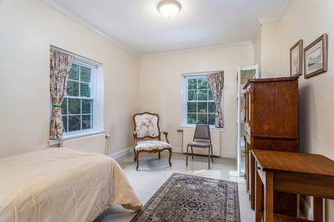 Private Room in Grand Historic Estate