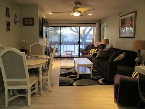Popular Airbnb listing: Lakeside Daze! in Conroe