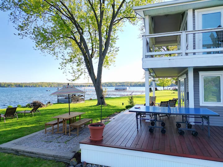 Sand Lake Getaway *Lakefront!!* Houses for Rent in Onsted, Michigan