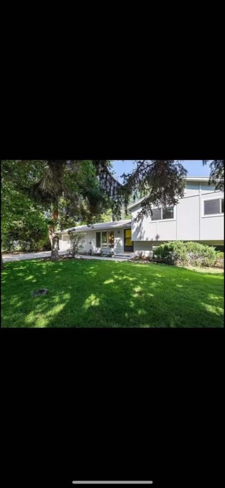 Wonderful home on half an acre with fire pit Houses for Rent in Boise