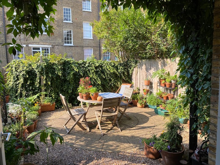 Central London 2 Bedroom 2 Bathroom Garden Flat In A Quiet Southbank Street - London