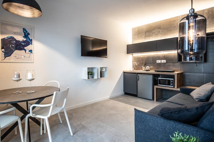 מטבח פונקציונלי וכל מה שצריך.