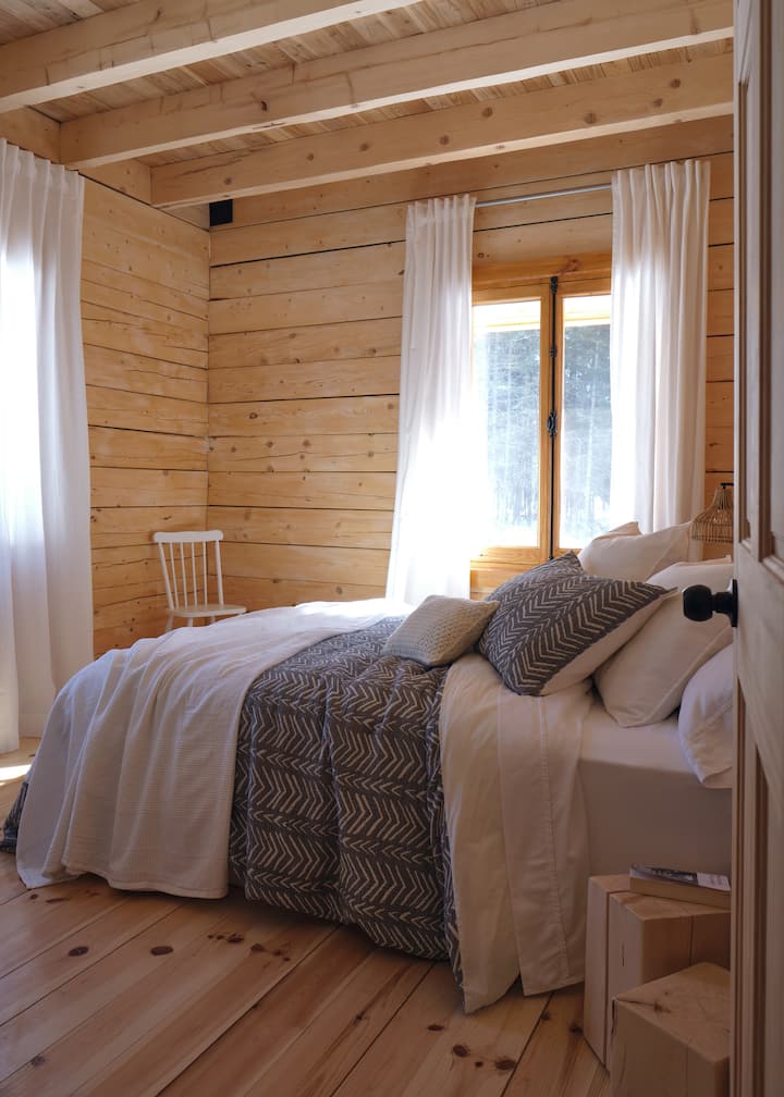 Room on the ground floor.
This room is kindly nicknamed "the little room"