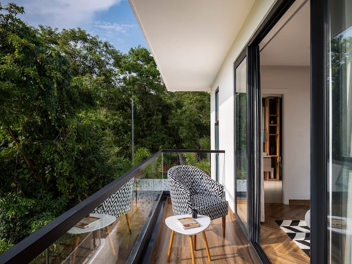 Balcony 2