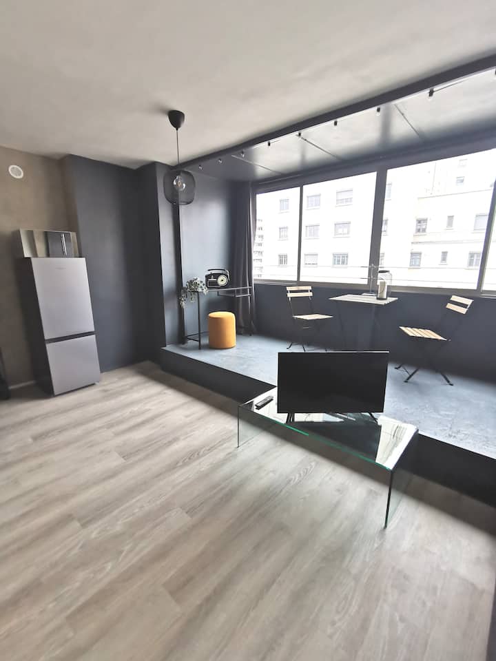 Loft Cosy 32 M² – Gratte-ciel – Métro A – 4 Pers - Villeurbanne