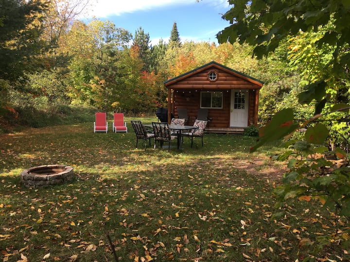 Quaint cabin on south side of Petoskey. Cabins for Rent in Petoskey