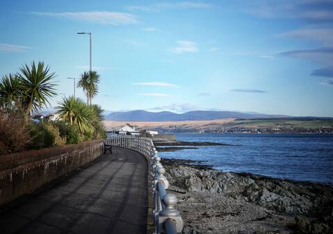 Gramercy Cosy one bedroom haven - on the sea front