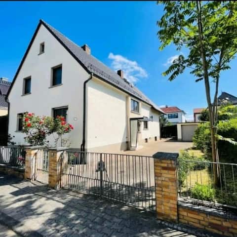 Spacious 3 bedroom apartment (90 m²)  with a central connection