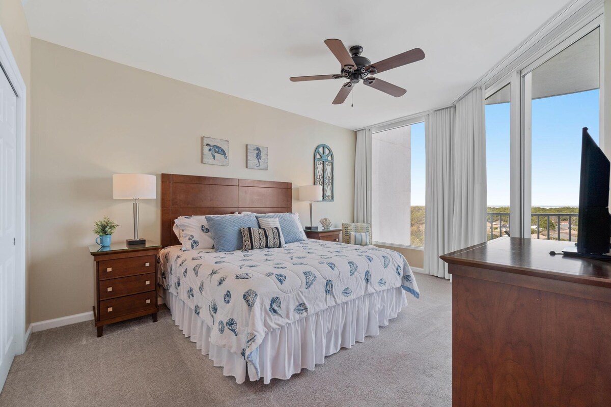 Second Guest Bedroom,  private balcony overlooking the Bay.  Gulf Front balcony from the King