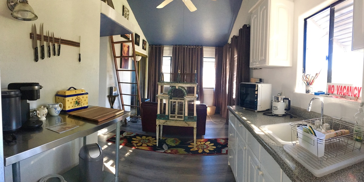 Successful Airbnb property: “The Artist Hideaway” your private cabin tiny home in San Diego