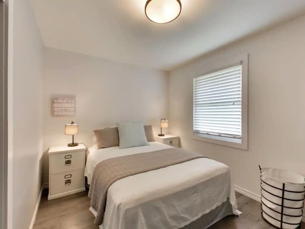 2. spavaća soba s bračnim krevetom (širine 150-179 cm