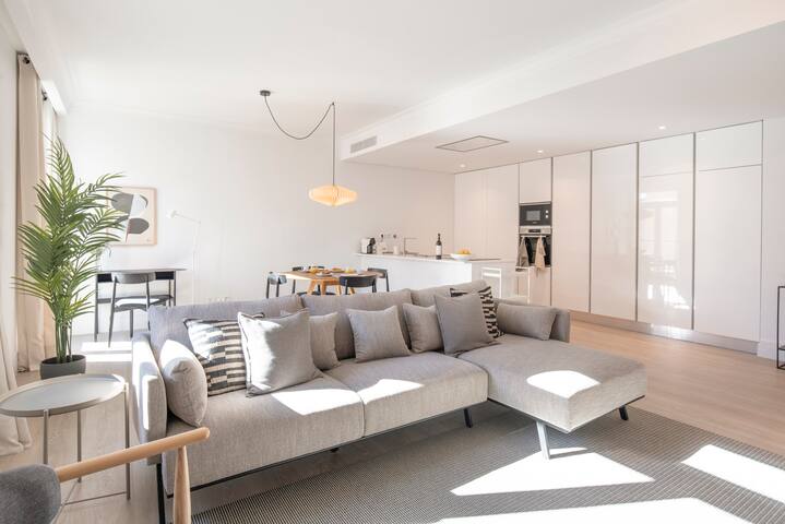 Charming Apartment in a Private Condominium w/Pool gallery image 5