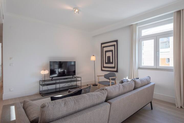 Charming Apartment in a Private Condominium w/Pool gallery image 4