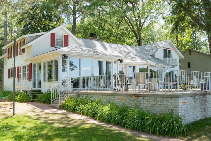 One Of A Kind Large Family Cottage On Higgins Lake - Roscommon, USA