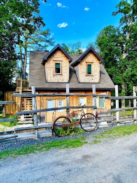 Waterfront Loft with Hot Tub, Deck, Nature