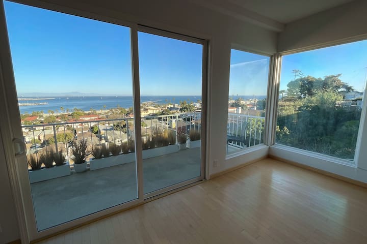 Ocean Views Modern Home 2bd2ba. BBQ. Garage.