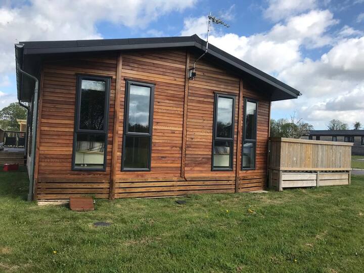 Luxuriöse 3-Schlafzimmer-Lodge - Airbnb